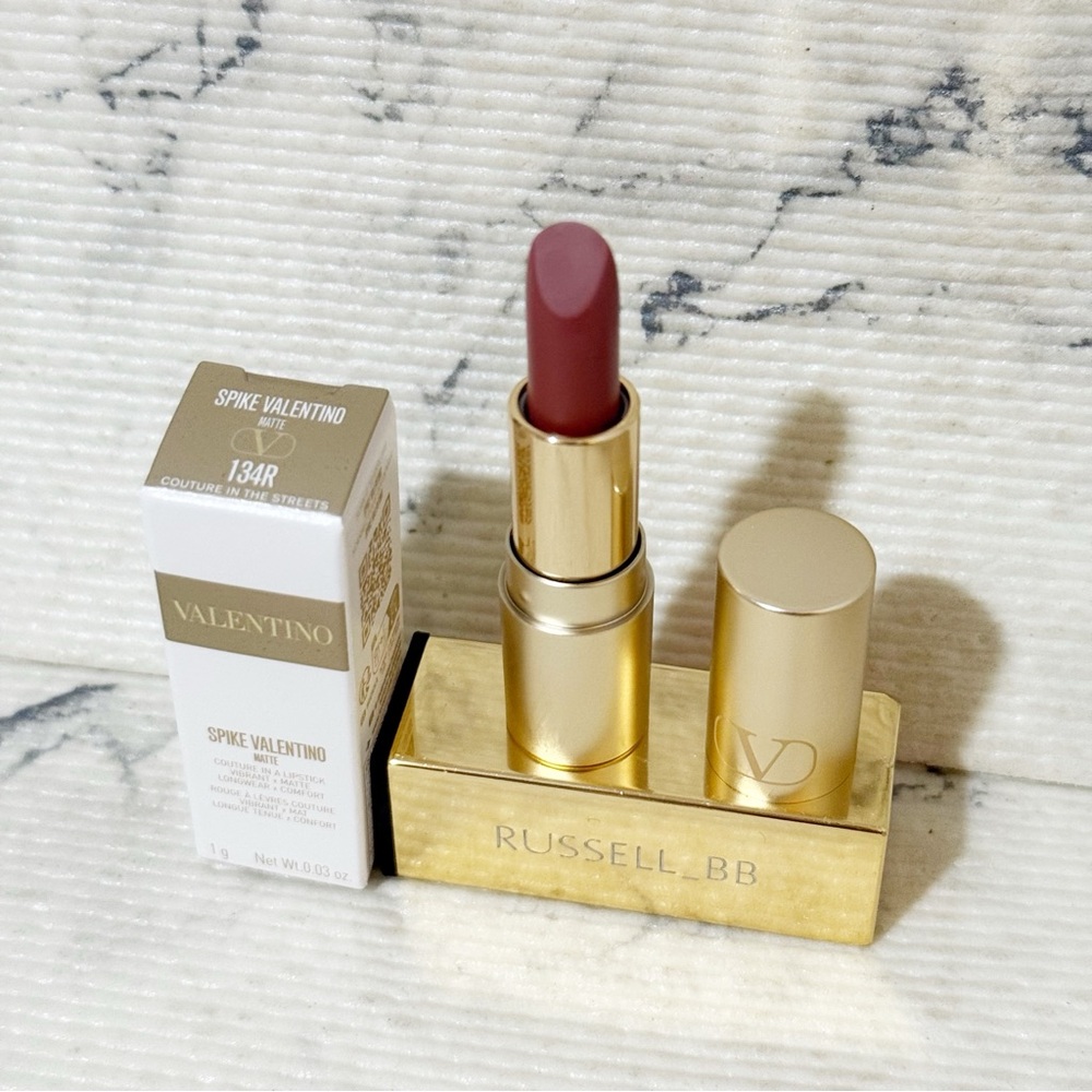 Valentino Rosy Nude Matte Lipstick: Spike Valentino #134R Couture In The Streets - Picture 3 of 12